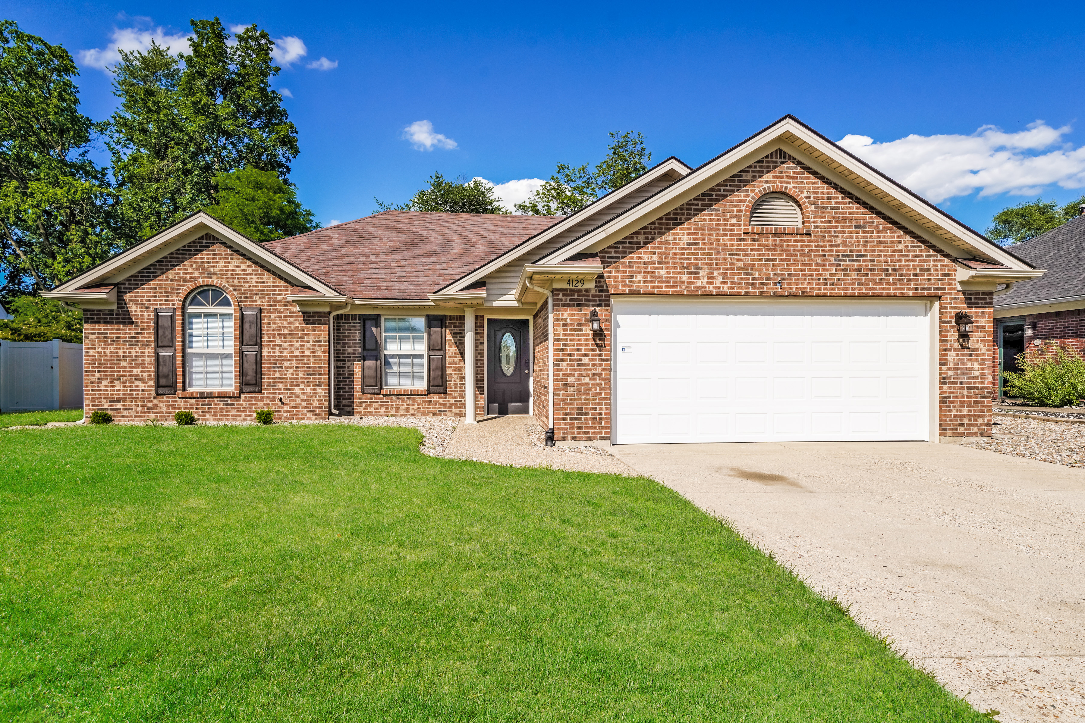 4129 Lakeside Dr Sellersburg, IN 47172